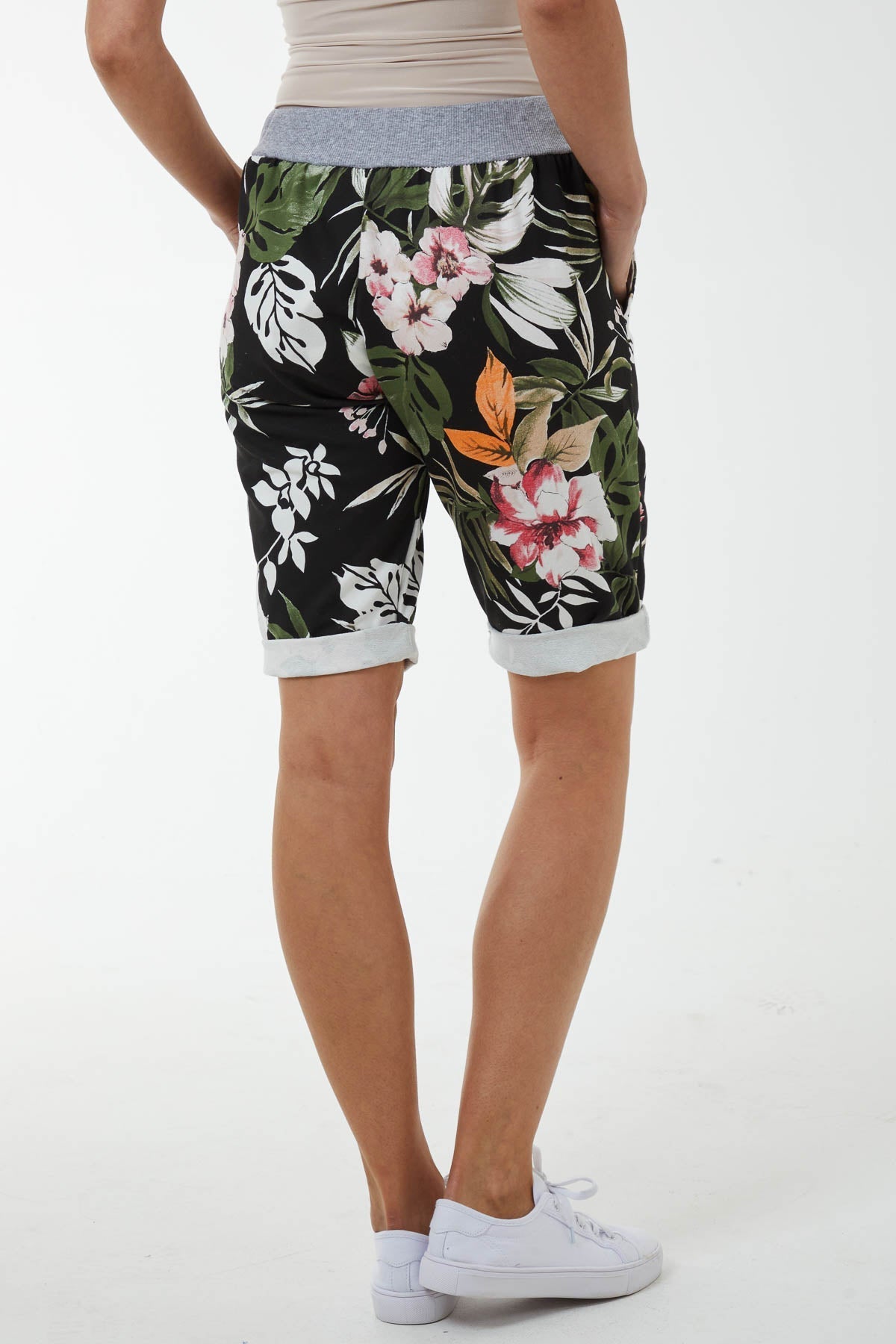 Tropical Flower Contrasted Waist Shorts Shorts WearAll