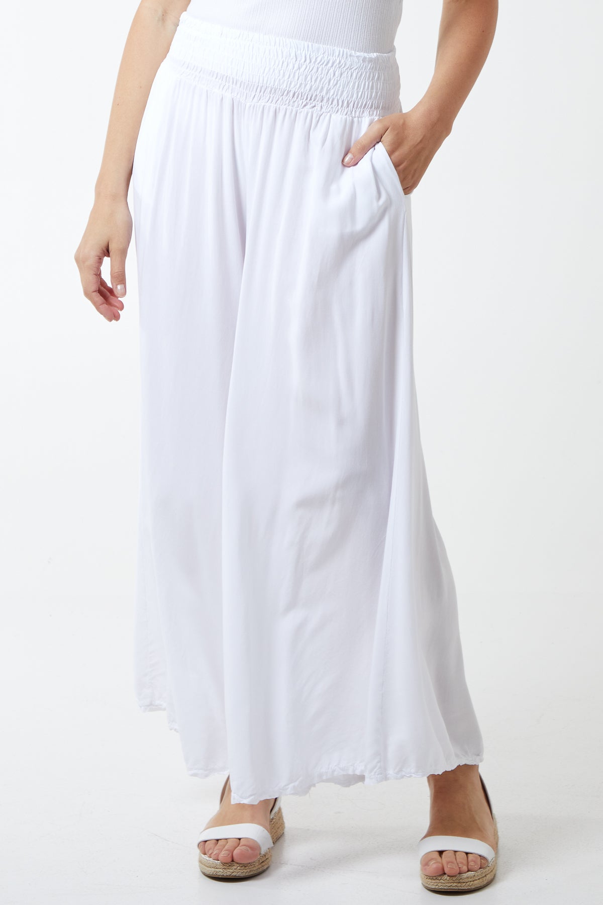 Shirred Deep Waist Band Wide Culottes TRS1 WearAll White One Size